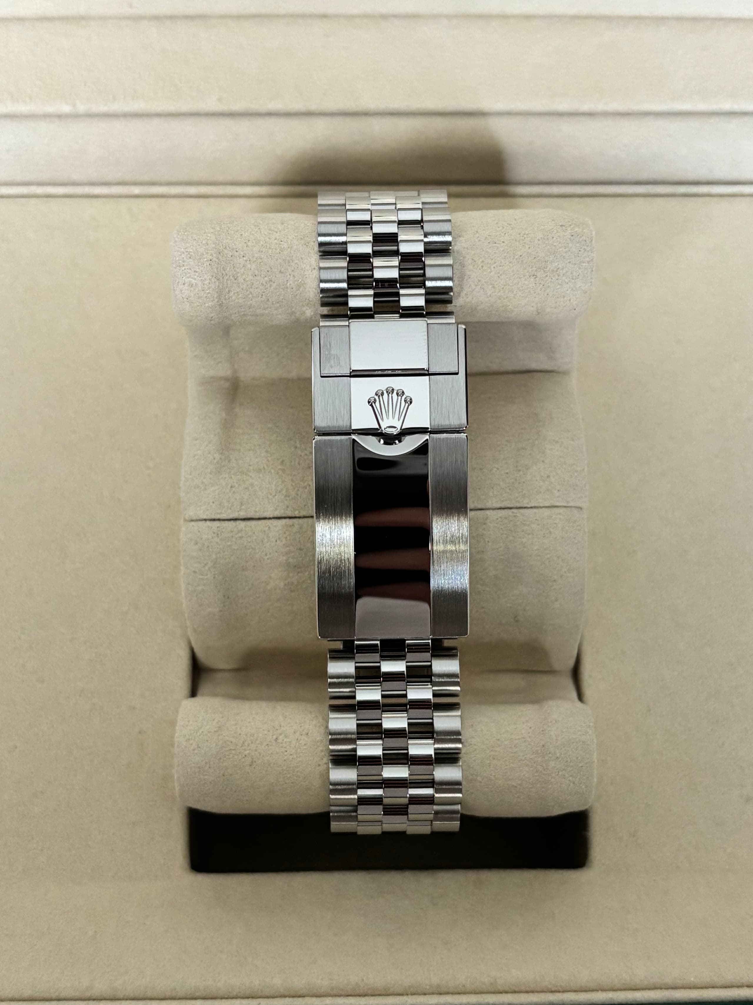 Rolex GMT Master II 126710GRNR “Bruce Wayne” (2026) — photo 10