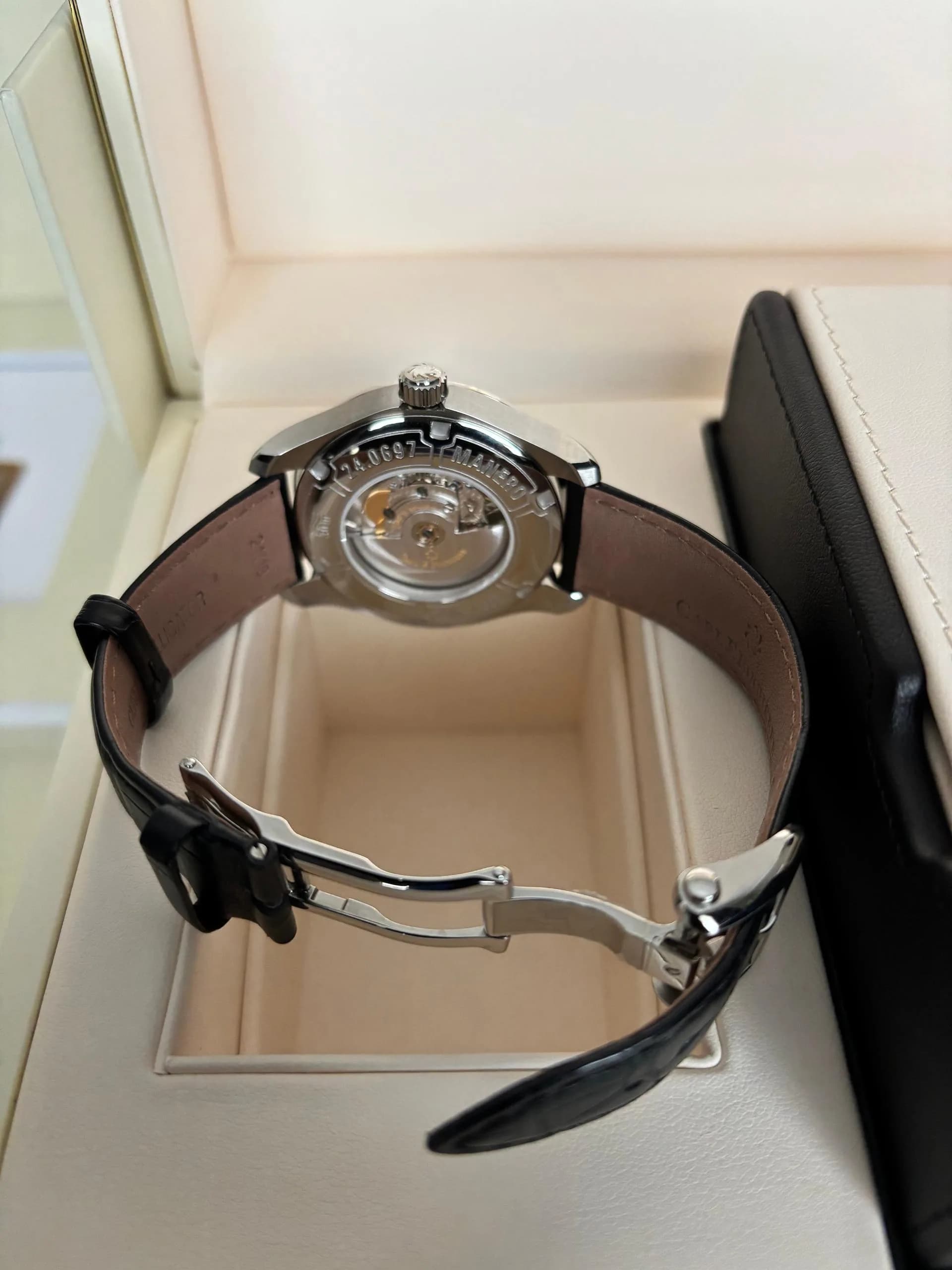 Carl F. Bucherer Manero AutoDate 00.10915.08.33.01 “"The Winston"” (2025) — photo 4